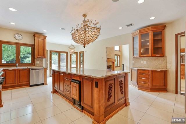 938 Closter Dock Road - Photo 3 of 6