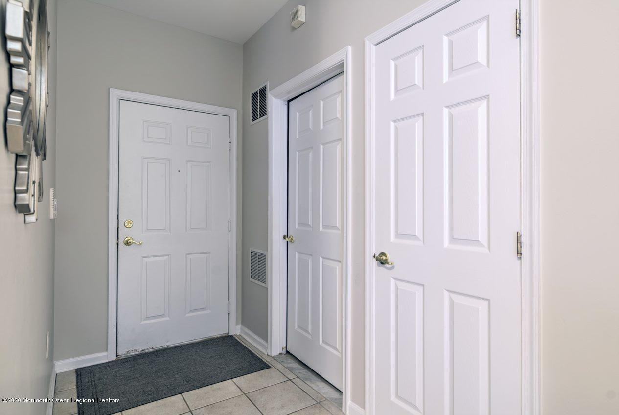 374 Saint Andrews Place - Photo 3 of 19