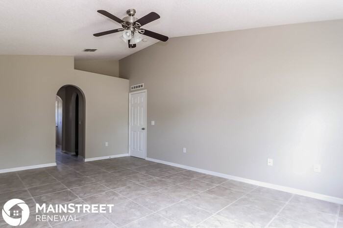 927 Cambridge Court - Photo 3 of 15