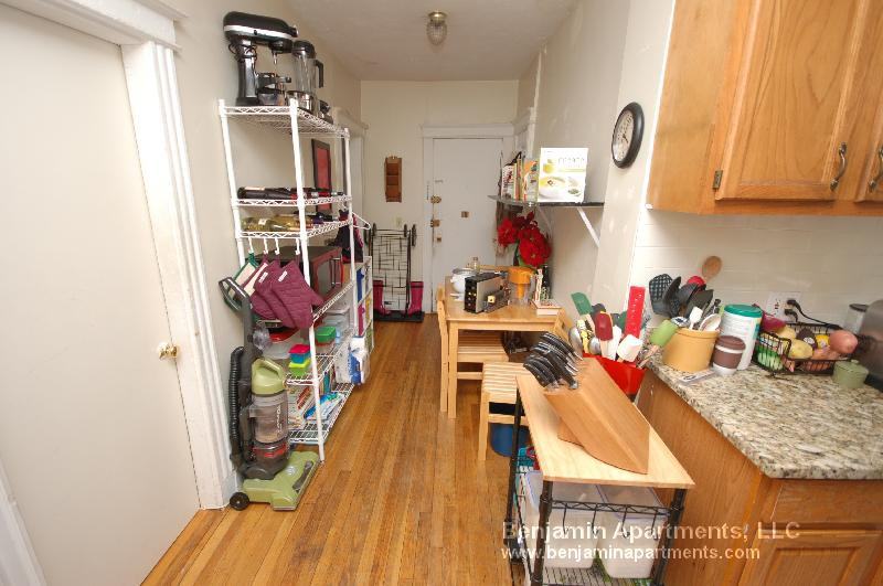 58 Queensberry Street #21 - Photo 2 of 5