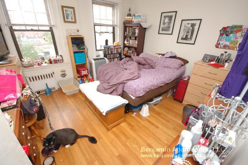 58 Queensberry Street #21 - Photo 3 of 5