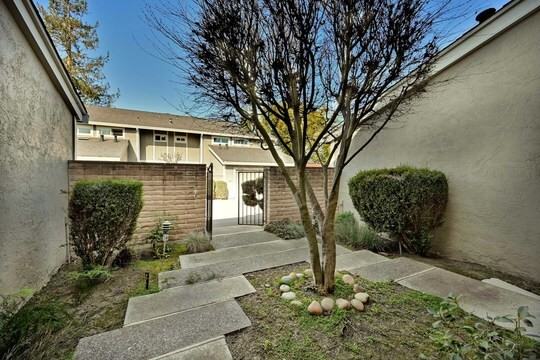 112 Summerwood Place - Photo 2 of 22