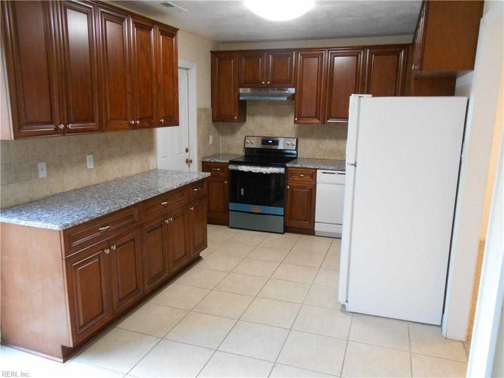 994 Level Green Boulevard - Photo 3 of 22