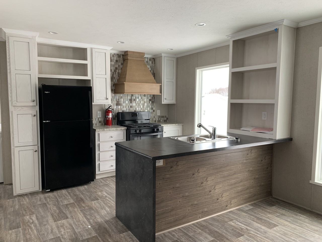 Mobile Home Rentals with The Windward Group - Photo 3 of 4