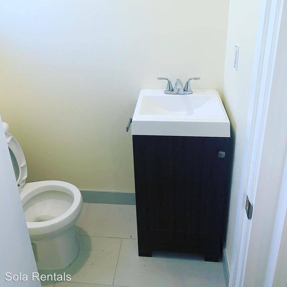 7900 Avalon Blvd - Photo 2 of 3