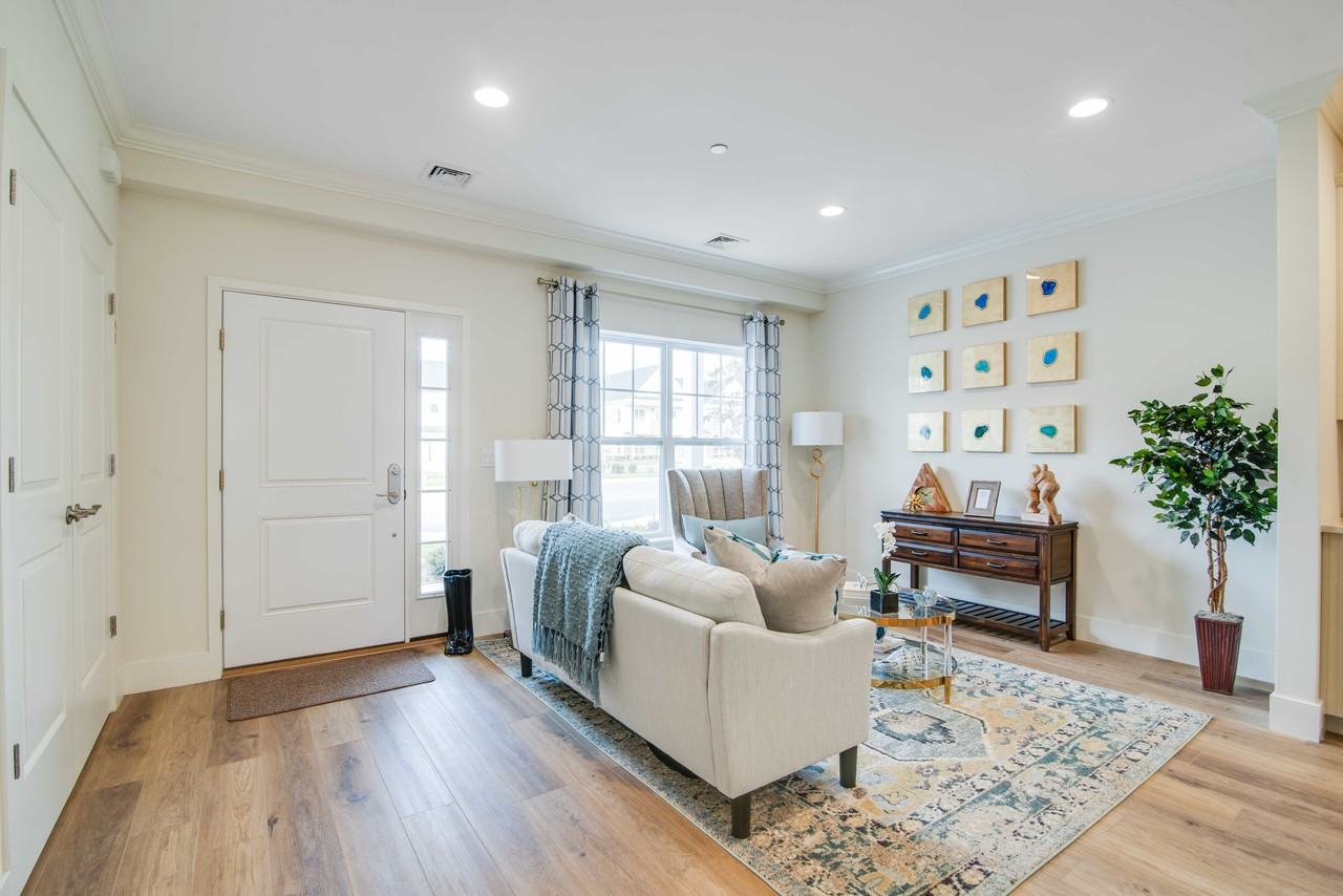 195 Echo Ln - Photo 3 of 24