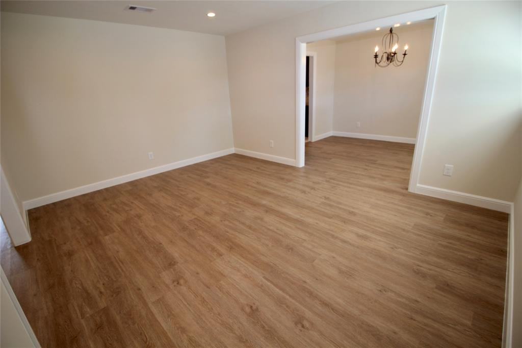 504 Mary Ann Drive - Photo 2 of 21