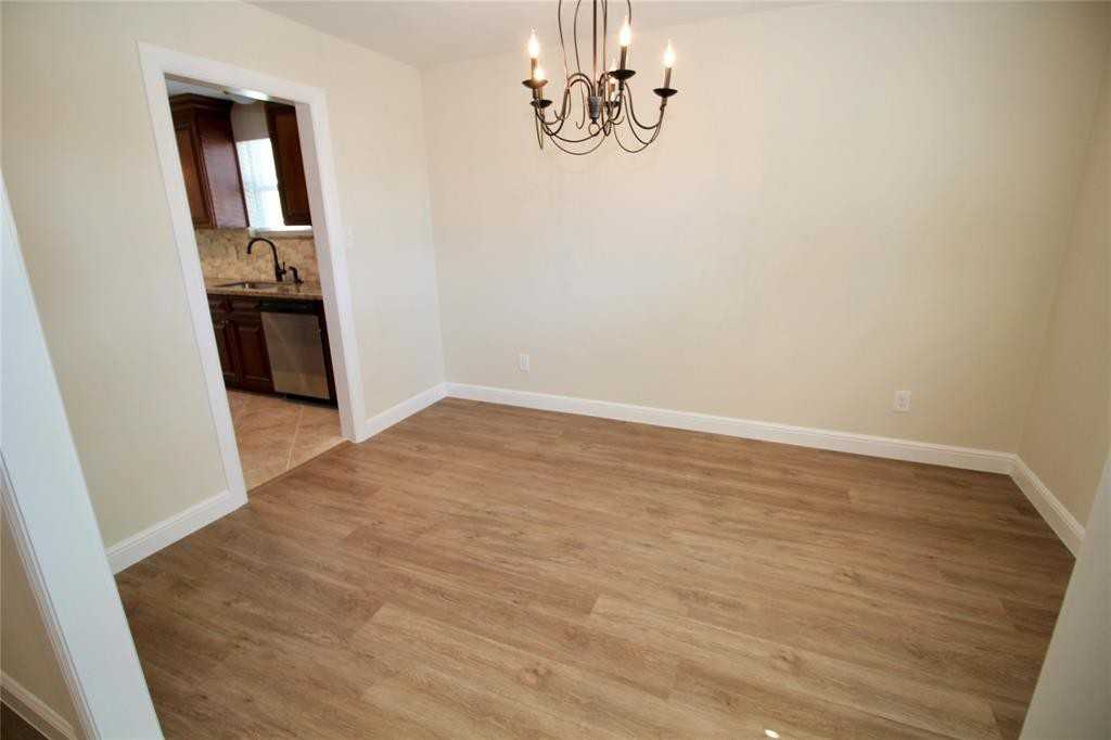 504 Mary Ann Drive - Photo 3 of 21