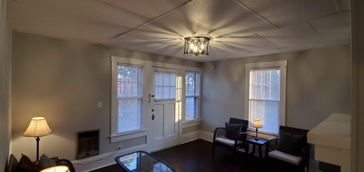 302 South Bratton Street - Photo 3 of 17