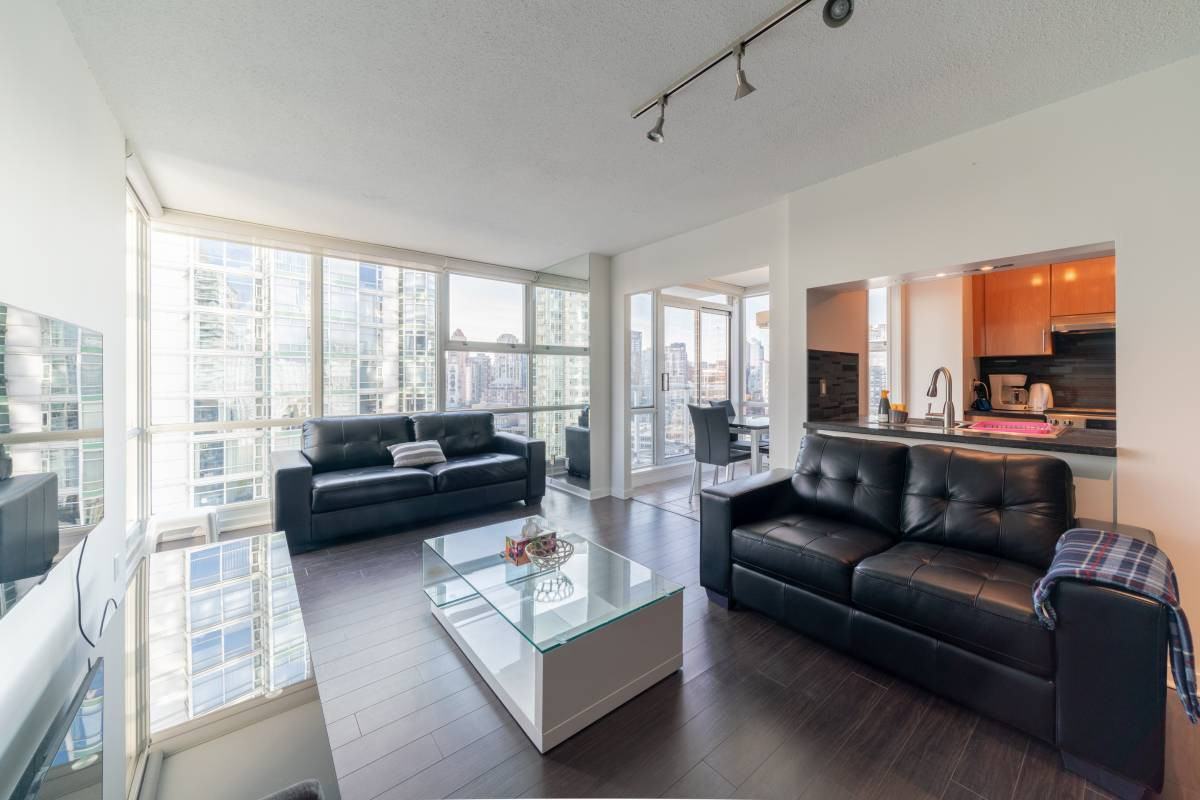 Marinaside Crescent - Photo 3 of 16