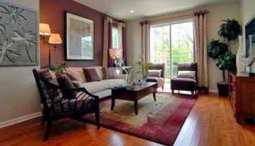 1242 Evergreen - Photo 2 of 4