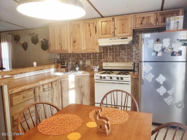 29 Stowe Dr - Photo 2 of 10