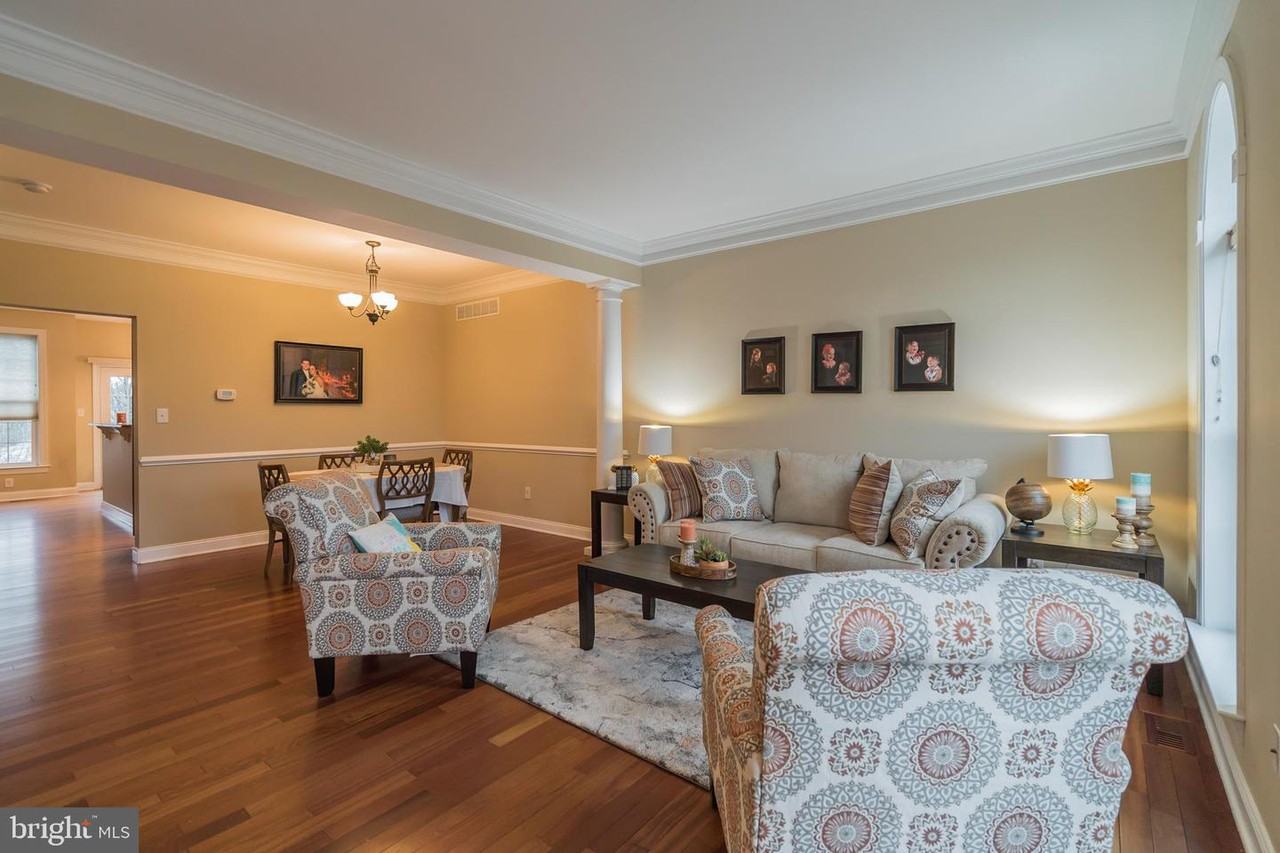 3039 E Dorchester St - Photo 3 of 19