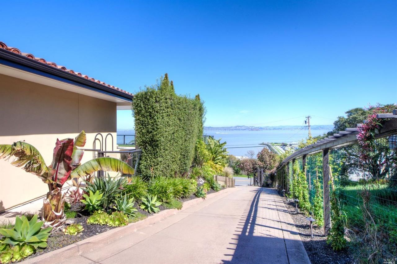 4795 Paradise Drive - Photo 3 of 45