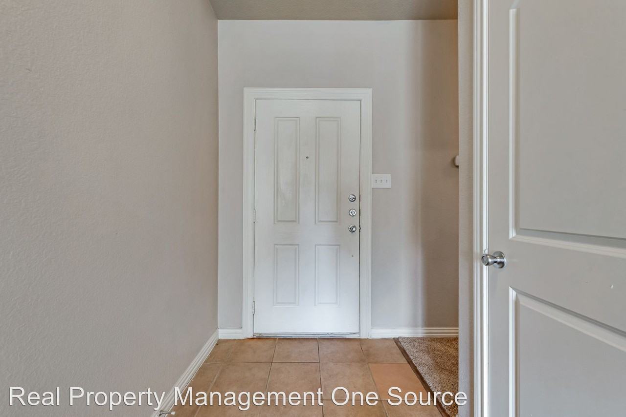 5101 Blackwood Drive - Photo 2 of 24