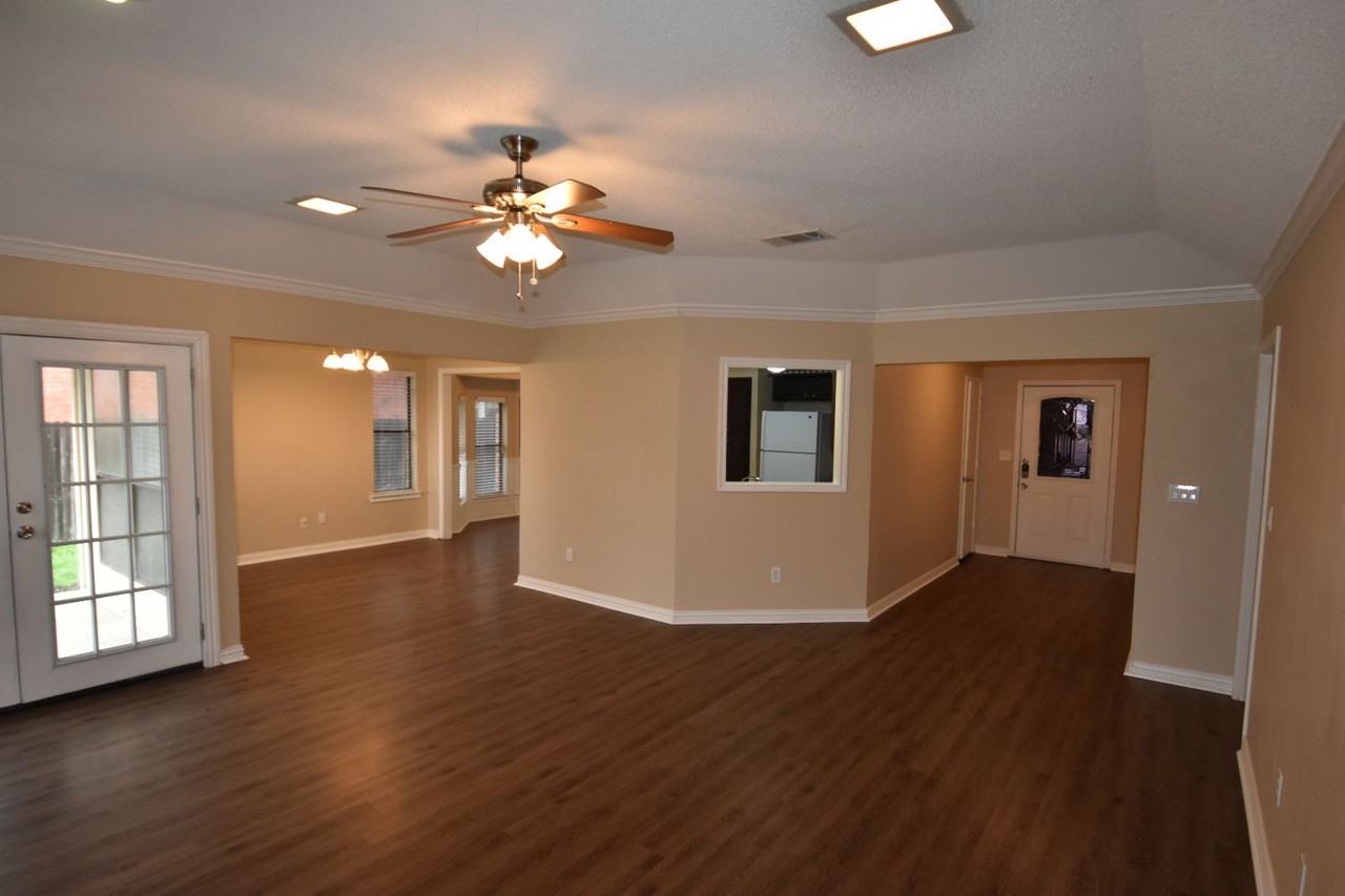 7312 Andrea Ct - Photo 2 of 17