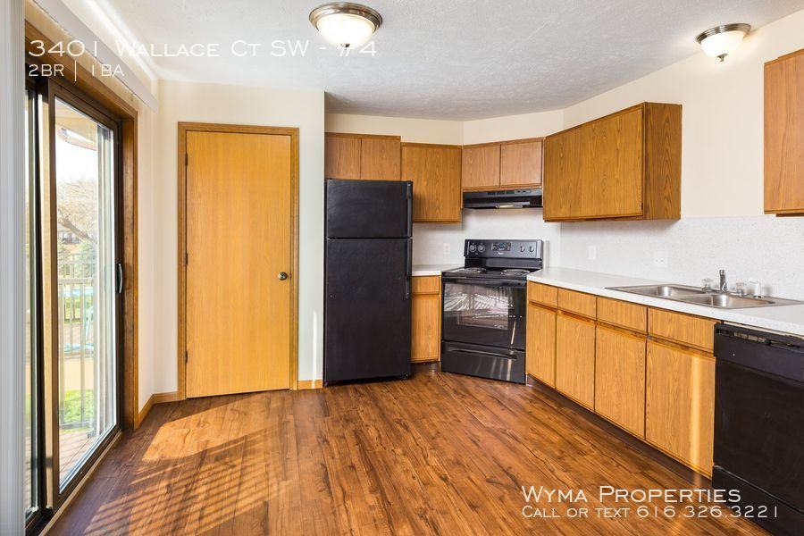 3401 Wallace Ct Sw #4 - Photo 2 of 12