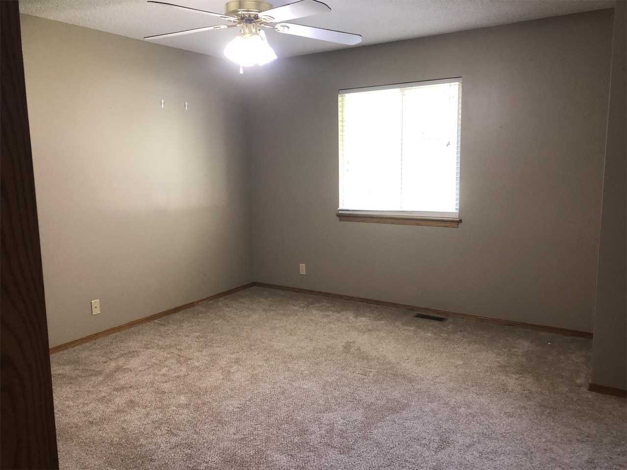 420 East Irma Street - Photo 2 of 14