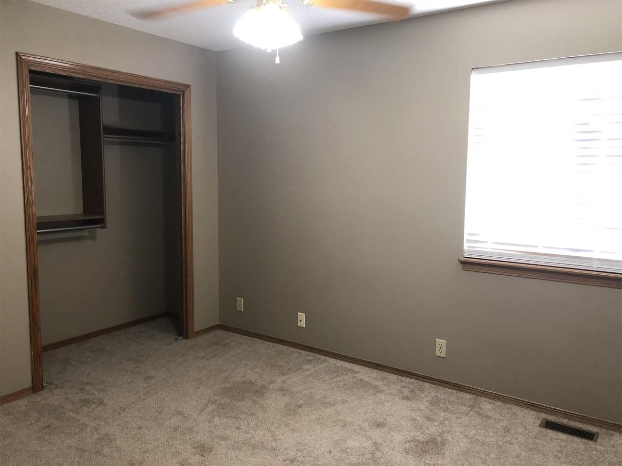 420 East Irma Street - Photo 3 of 14