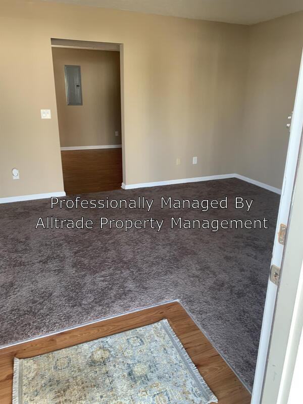 333 Popp Ave - Photo 2 of 10