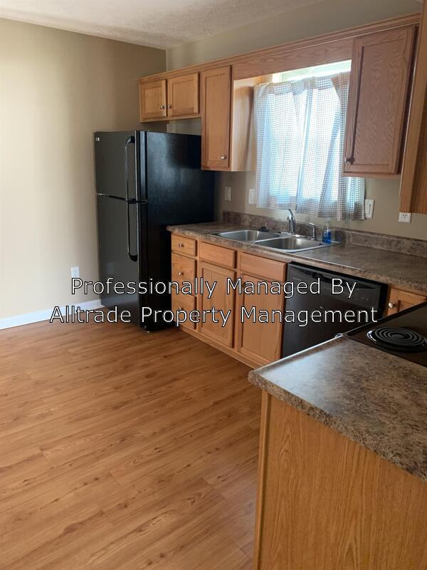 333 Popp Ave - Photo 3 of 10