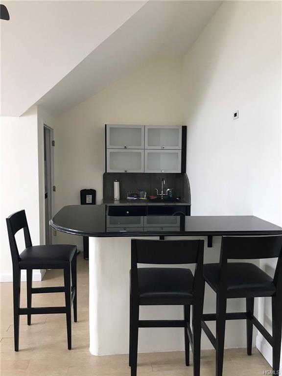 106 Outlook Street - Photo 2 of 12