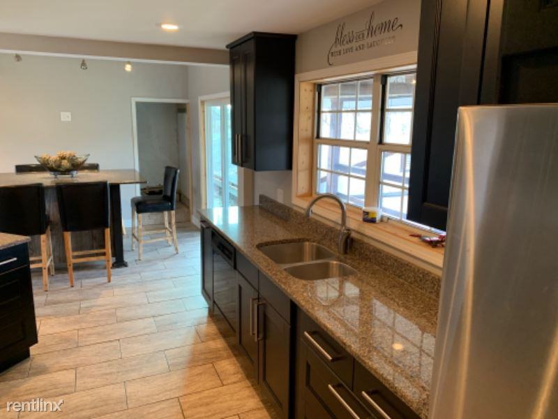 5860 Murnan Rd - Photo 2 of 14