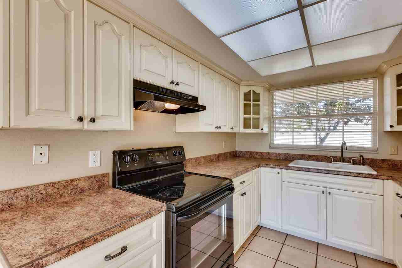 14307 Farmington Blvd - Photo 3 of 12