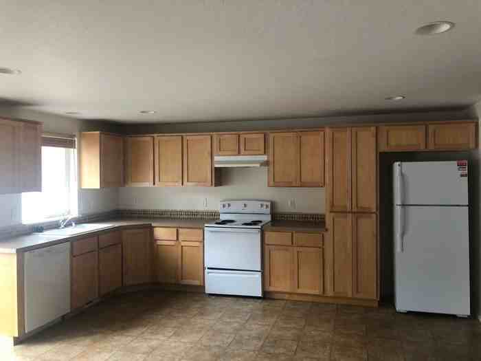 12509 Northeast 26th Street - Photo 3 of 8