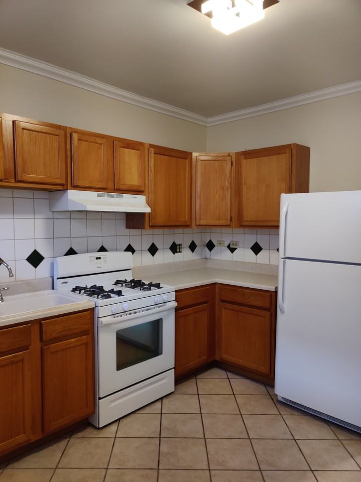 7215 South Yates Boulevard #1 - Photo 7 of 12