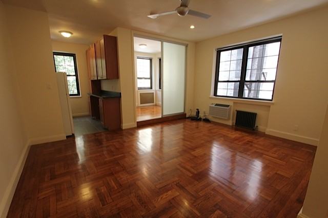 7th Ave & West 15th St