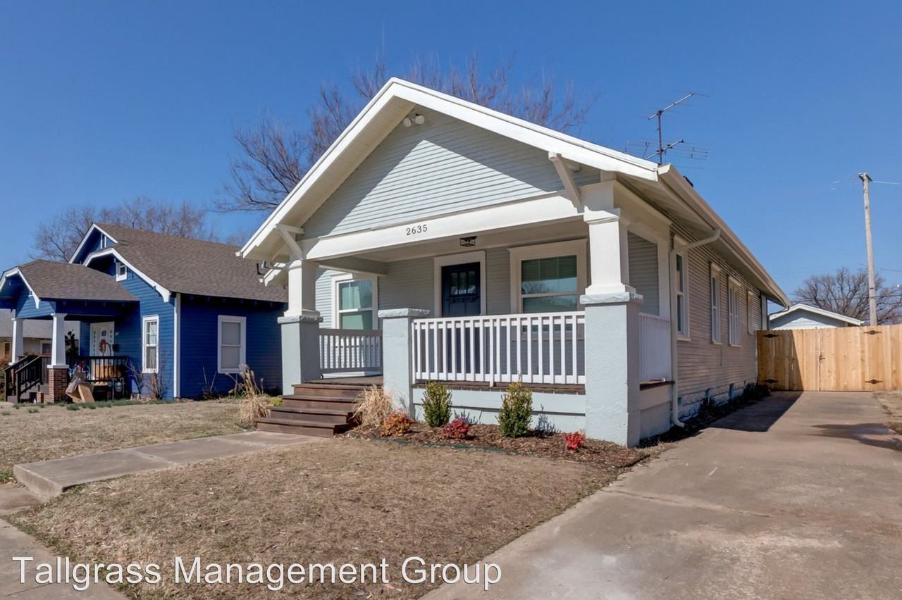 2635 E 8th St - Photo 2 of 33