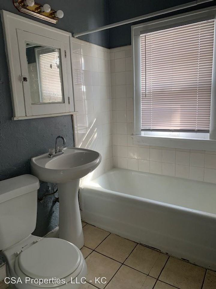 2219 E Gregory Blvd Iib-052 - Photo 2 of 9