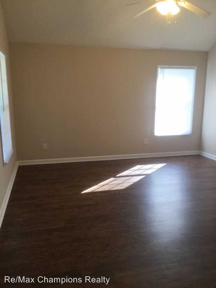 1521 21st Street - Photo 2 of 13