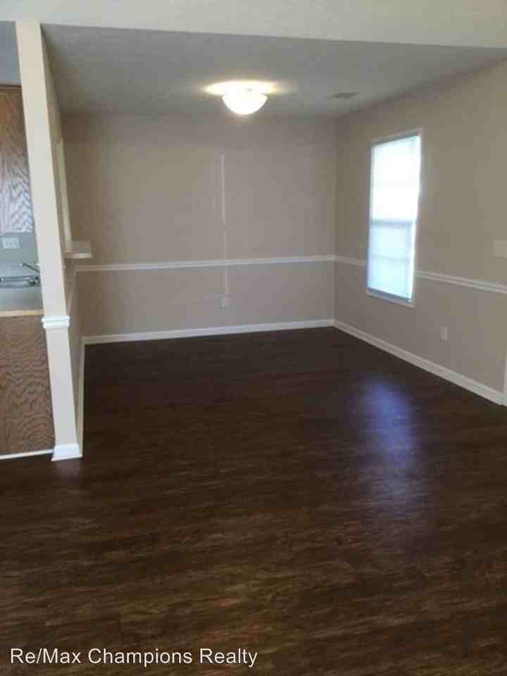 1521 21st Street - Photo 3 of 13