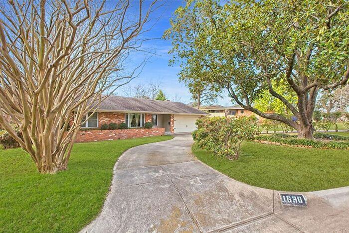 1636 Kiltartan Drive - Photo 3 of 34