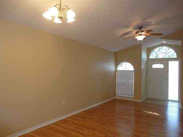 1453 Mohrlake Dr - Photo 3 of 17