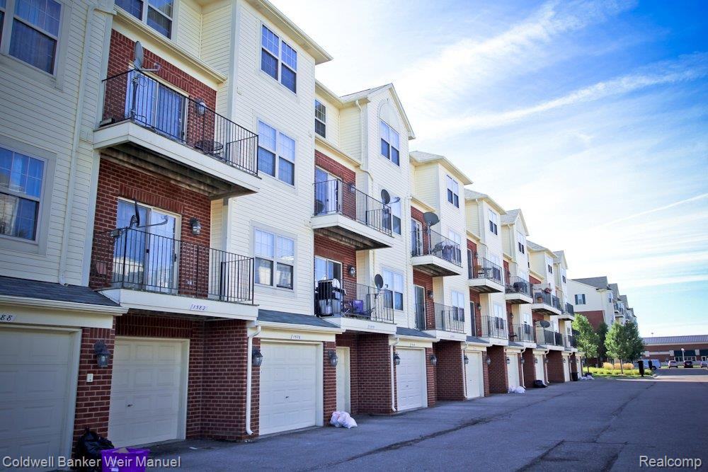 1576 Devon Lane - Photo 3 of 22