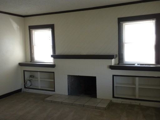 1028 N Adoline Ave - Photo 2 of 13