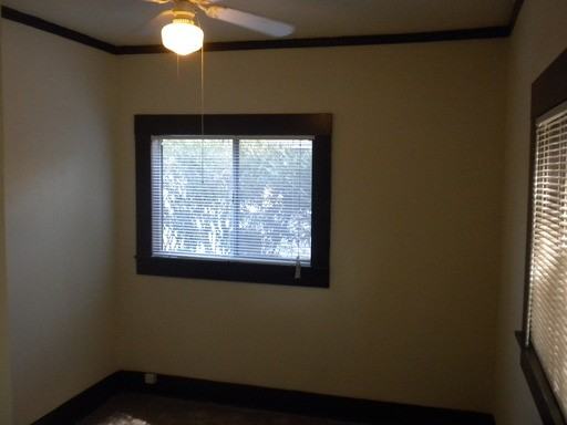 1028 N Adoline Ave - Photo 3 of 13