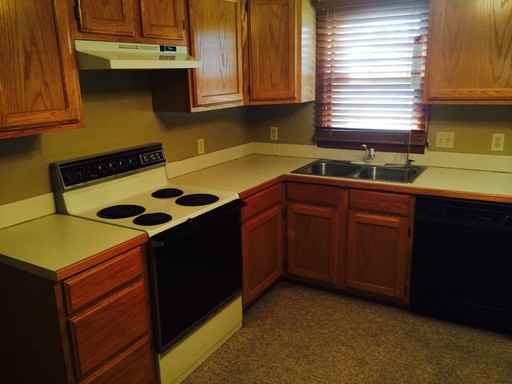 1225 Johnson St - Photo 3 of 10