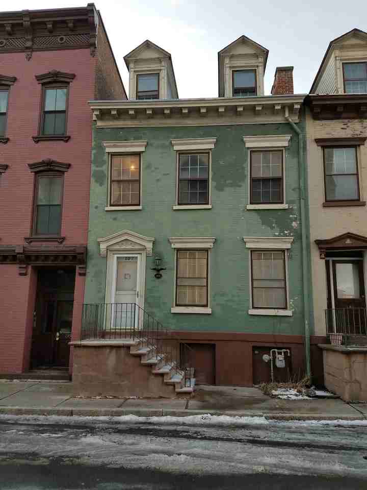 137 Green Street, Albany, NY 12202 4 Bedroom House for 1,800/month