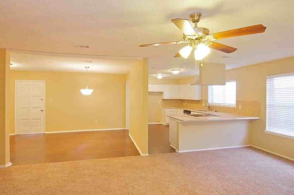 322 Brookdale Dr - Photo 3 of 23