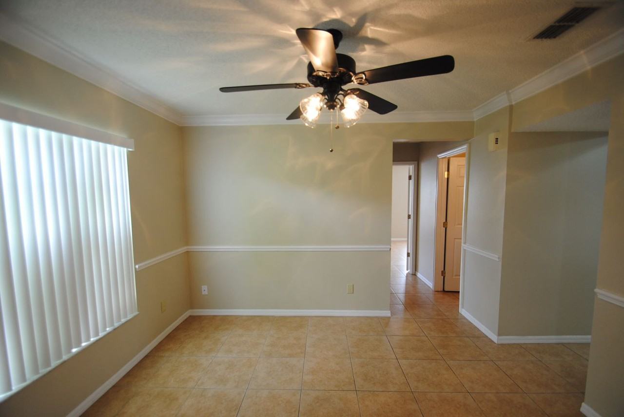 9705 Glenpointe Dr - Photo 3 of 16