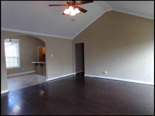 2305 Richland Park Dr - Photo 3 of 10