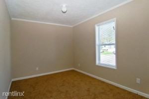 Williamsburg Manor MHC - Photo 2 of 8