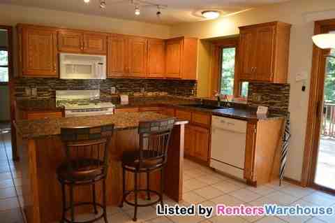 14926 Leyte St NE - Photo 3 of 15