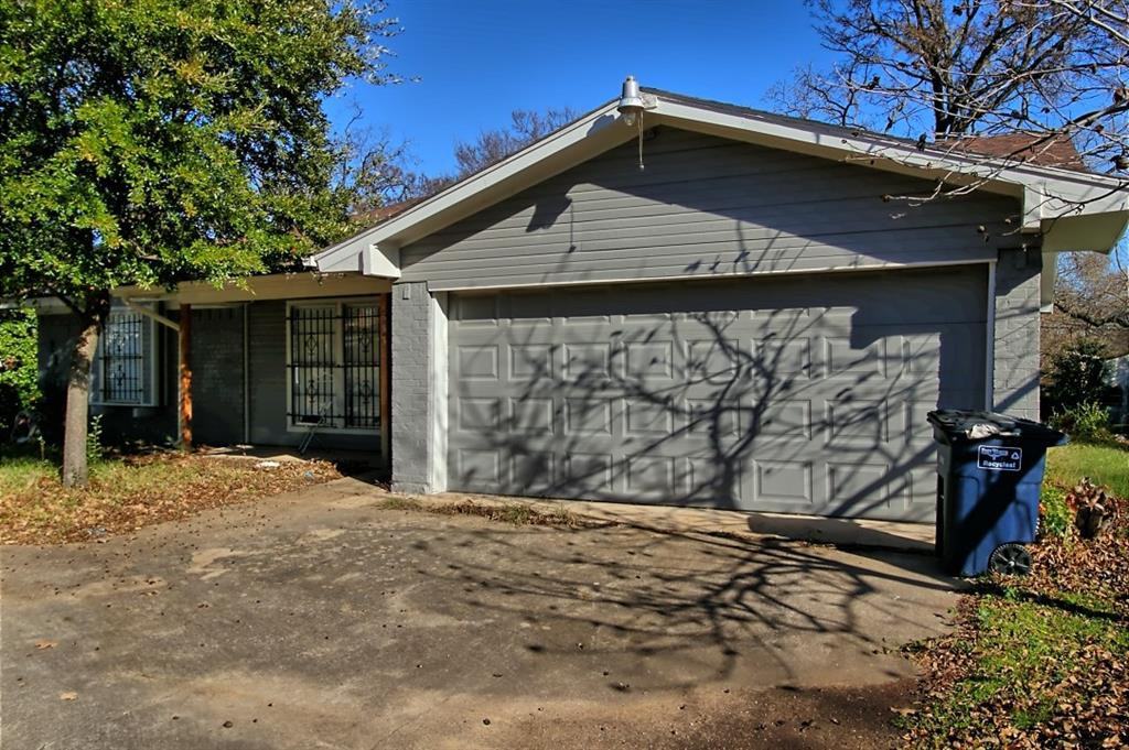 1633 Oakland Boulevard - Photo 2 of 36