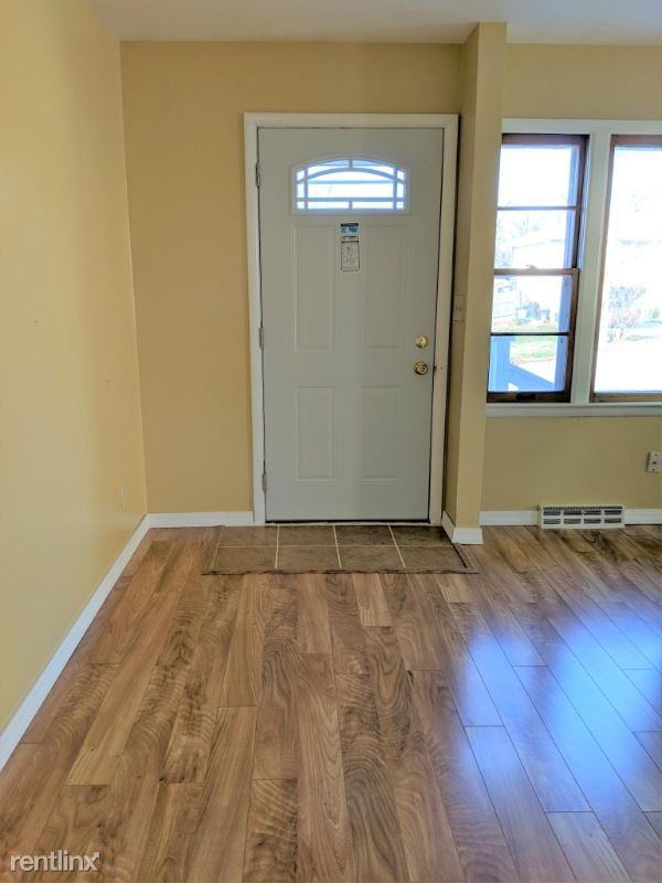 8153 Burdette St - Photo 3 of 21