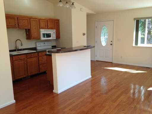 1546 Echo Dr - Photo 2 of 9